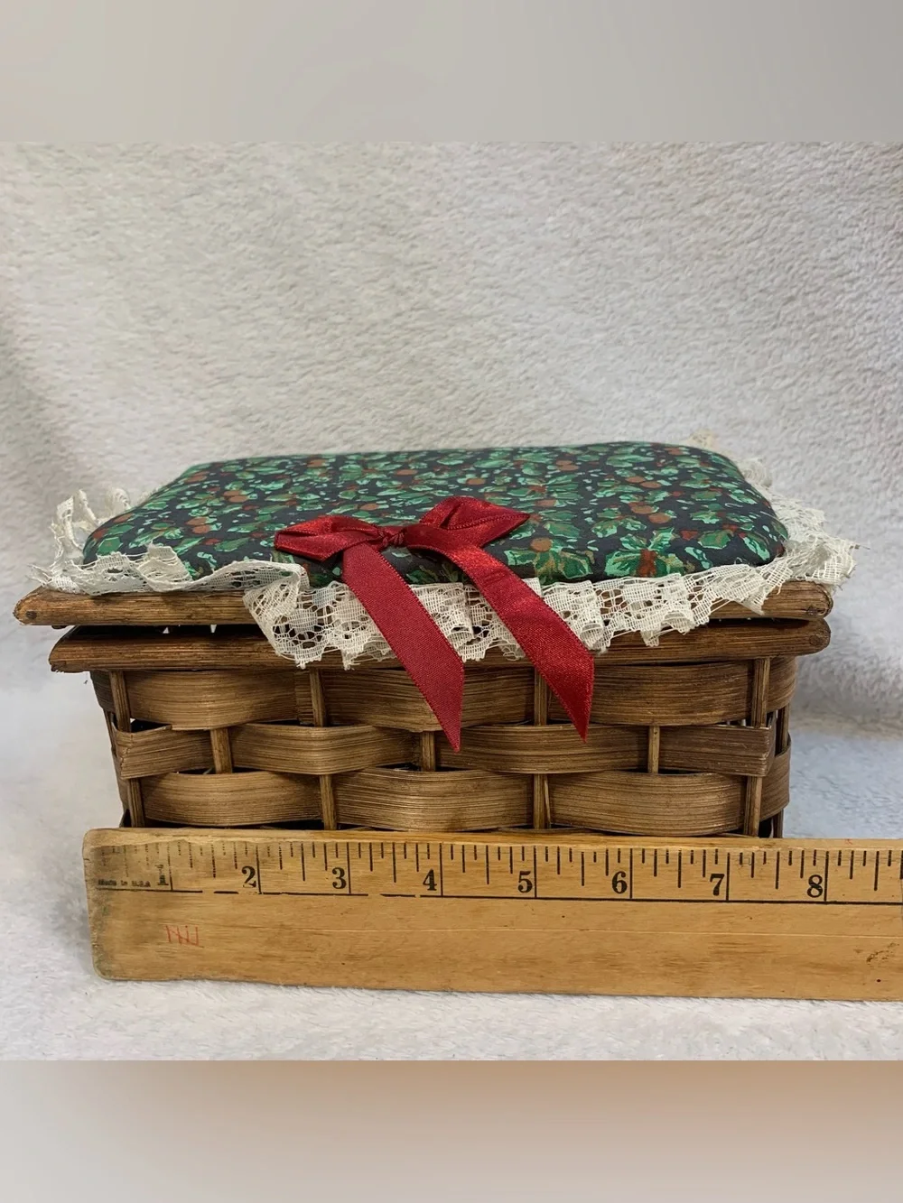 Vintage Grandma’s Cottagecore Holiday Sewing Basket Woven Rustic Brown Wicker